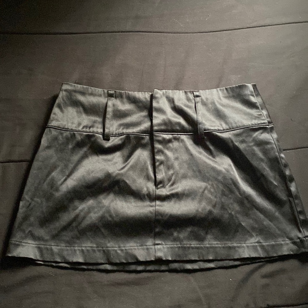 Forever 21 black mini skirt